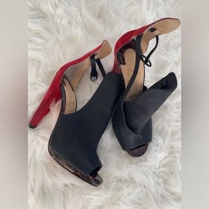 Louboutin high heels ankle sandals black&red open from the side